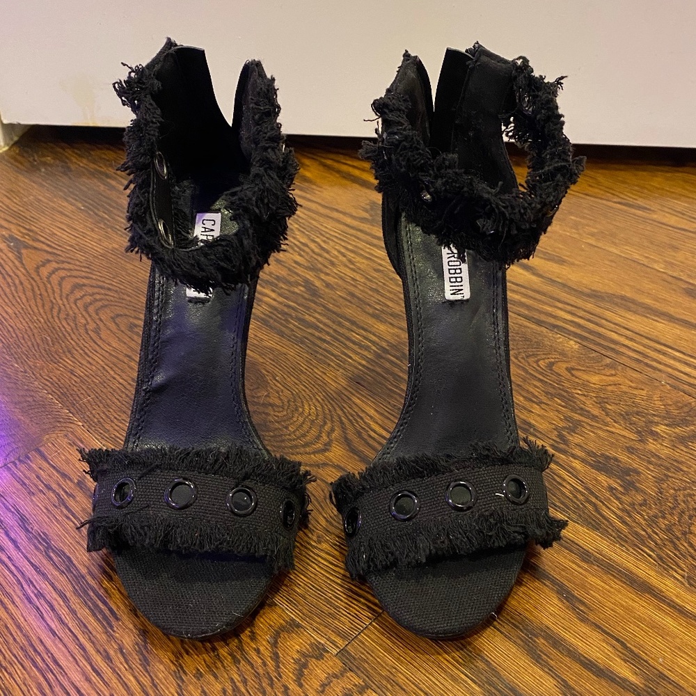 Heels - Picture 2 of 3